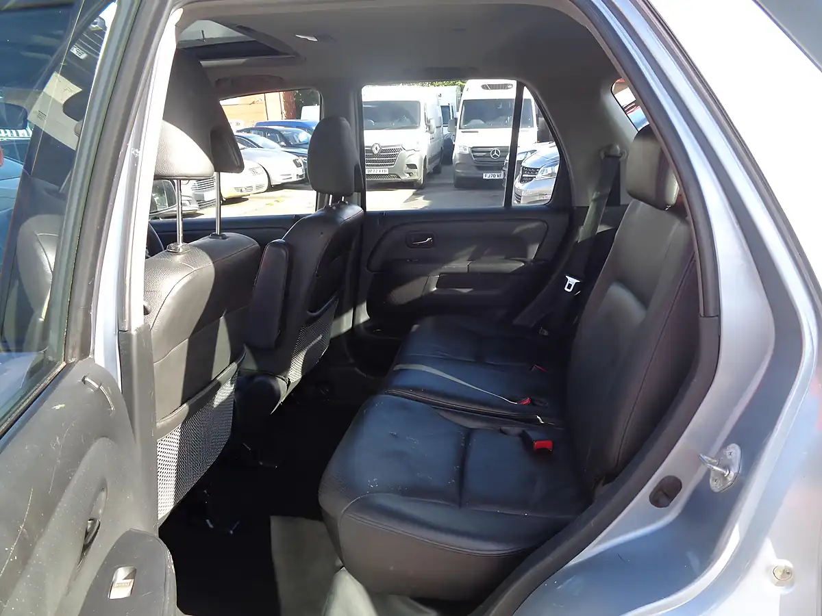 Used 2006 Honda Cr-V Executive Blue - Interior and Exterior details 13
