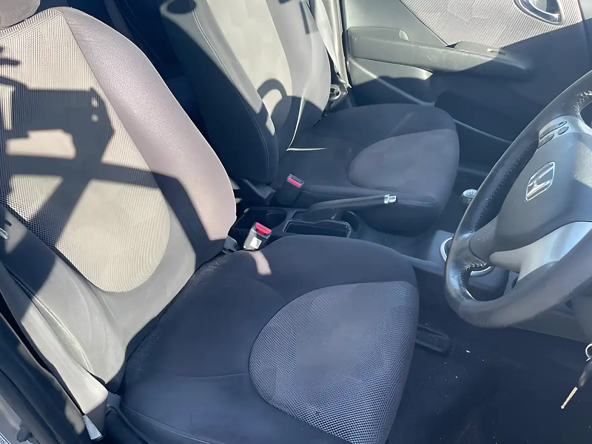 Used 2006 Honda Jazz Sport Silver - Interior and Exterior details 11