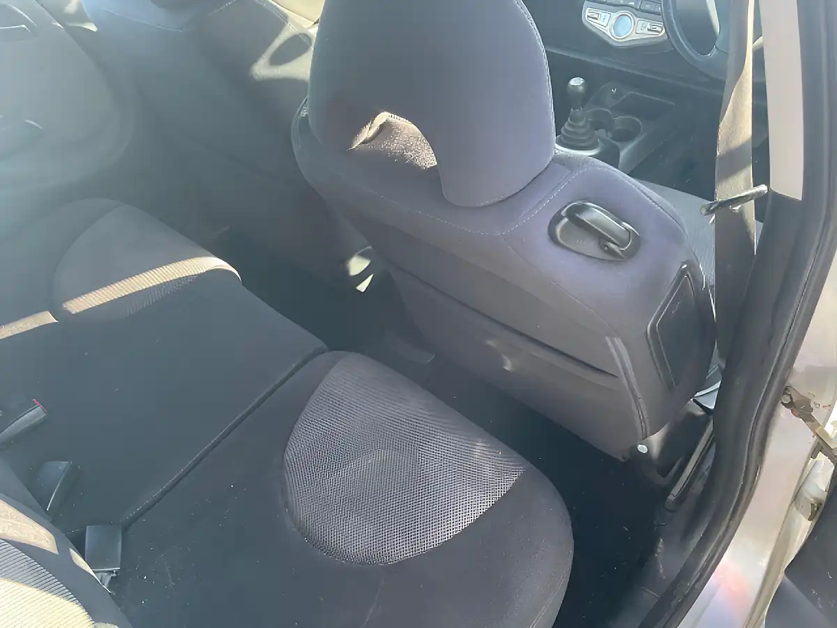 Used 2006 Honda Jazz Sport Silver - Interior and Exterior details 13