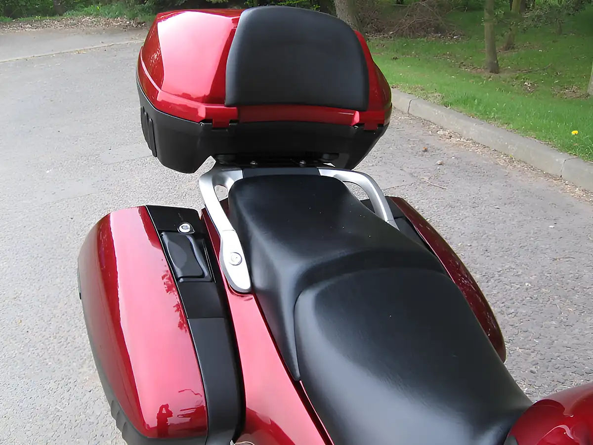 Used 2006 Honda ST1300 Pan European Wine Red Metallic - Interior and Exterior details 5
