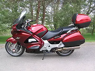 Used 2006 Honda ST1300 Pan European Wine Red Metallic - Interior and Exterior details 6