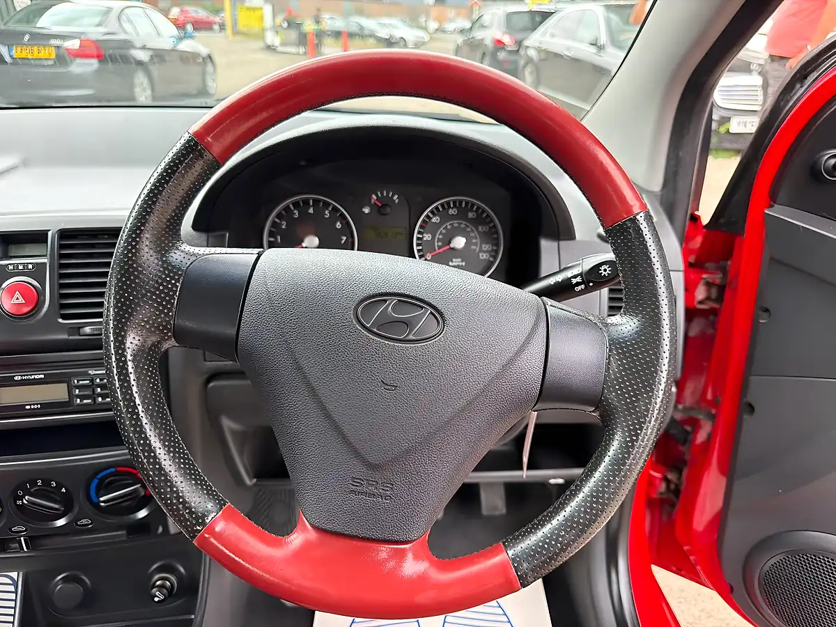Used 2006 Hyundai Getz Se Red - Interior and Exterior details 16