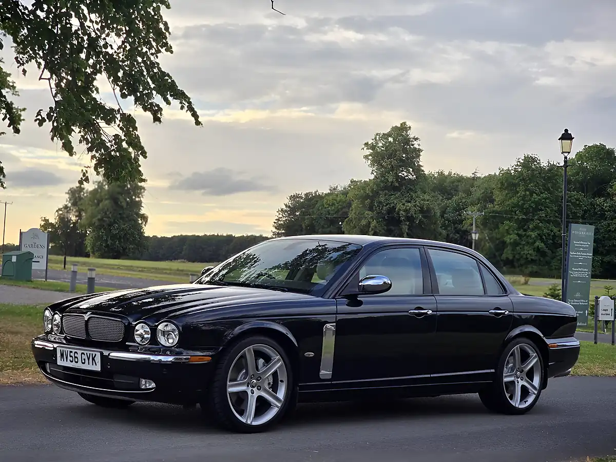 Used 2006 Jaguar Xjr Portfolio Black - Front View
