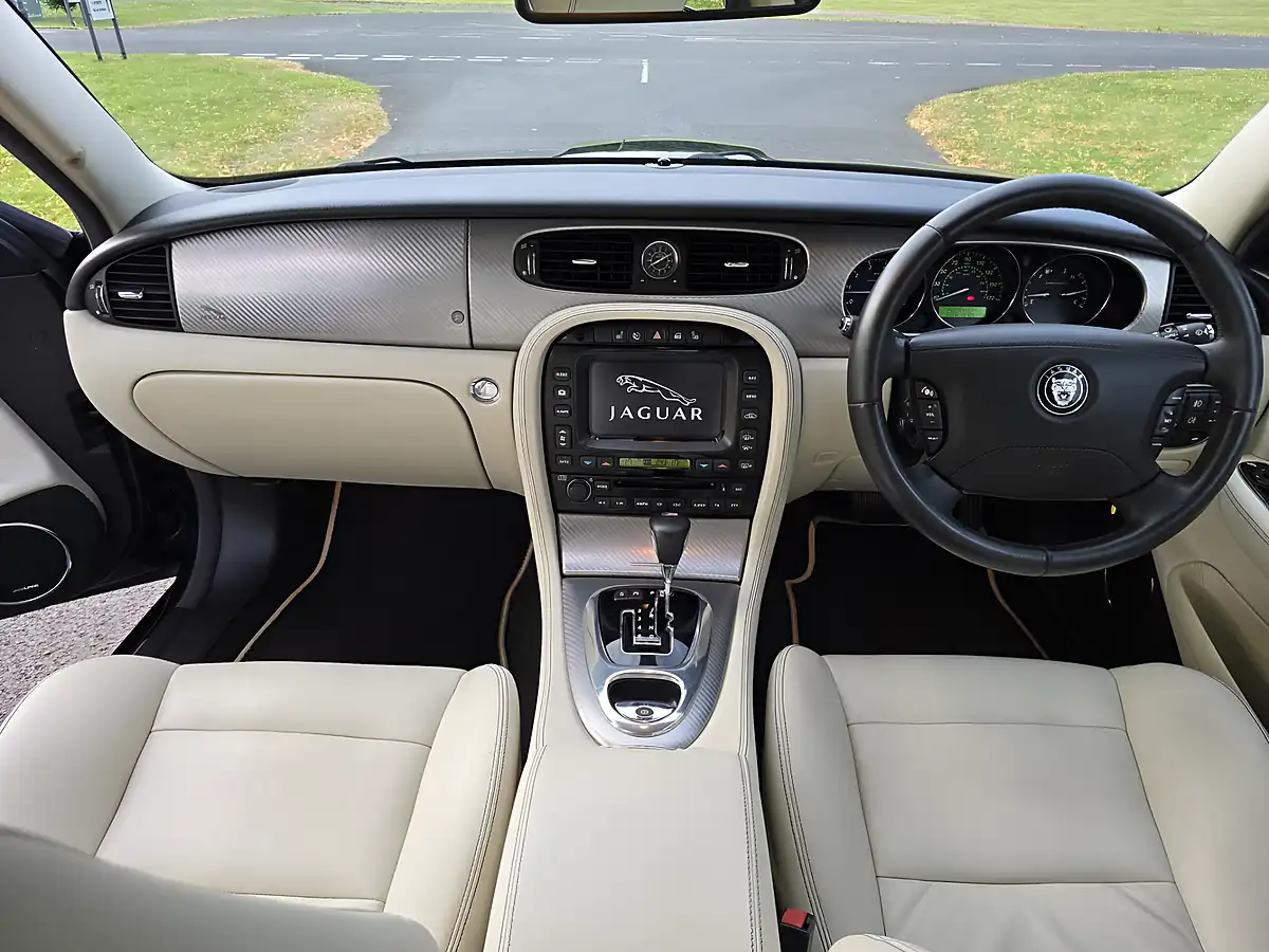 Used 2006 Jaguar Xjr Portfolio Black - Interior and Exterior details 15