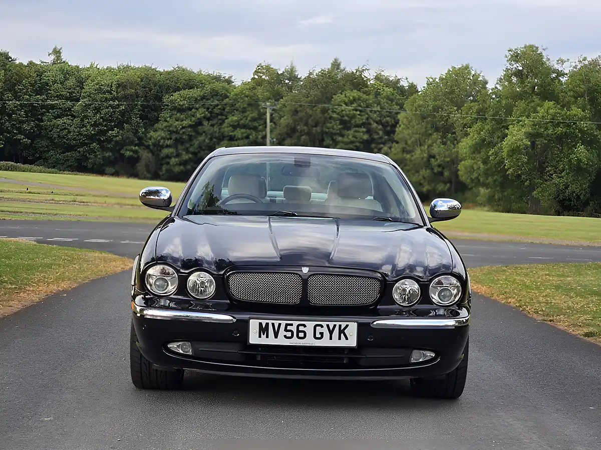 Used 2006 Jaguar Xjr Portfolio Black - Interior and Exterior details 4