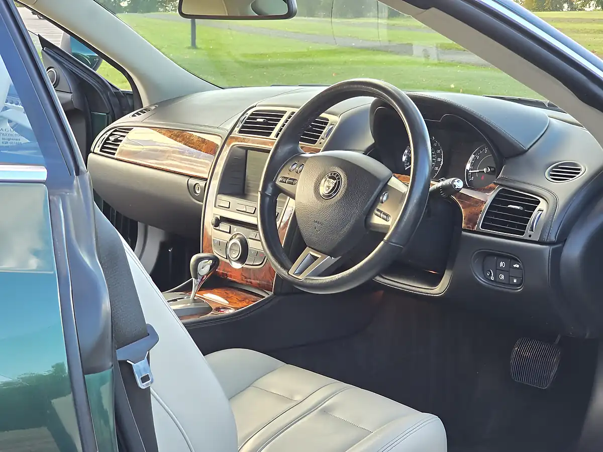 Used 2006 Jaguar Xk British Racing Green - Interior and Exterior details 20