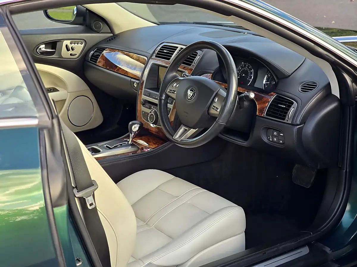 Used 2006 Jaguar Xk British Racing Green - Interior and Exterior details 4