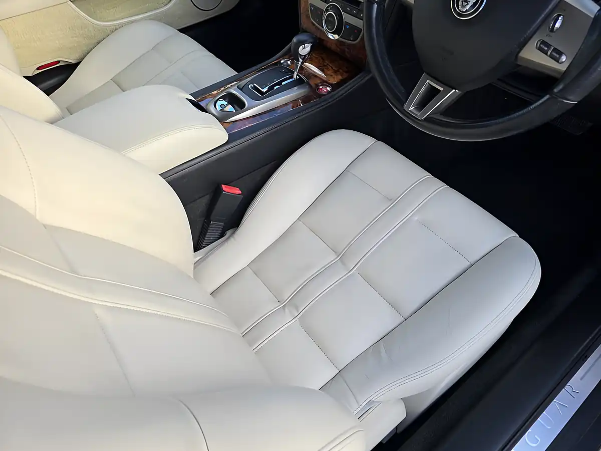 Used 2006 Jaguar Xk British Racing Green - Interior and Exterior details 6