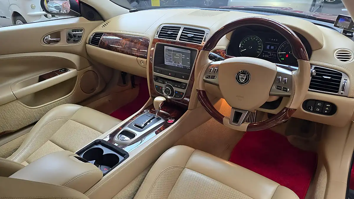Used 2006 Jaguar Xk Coupe Red - Interior and Exterior details 5