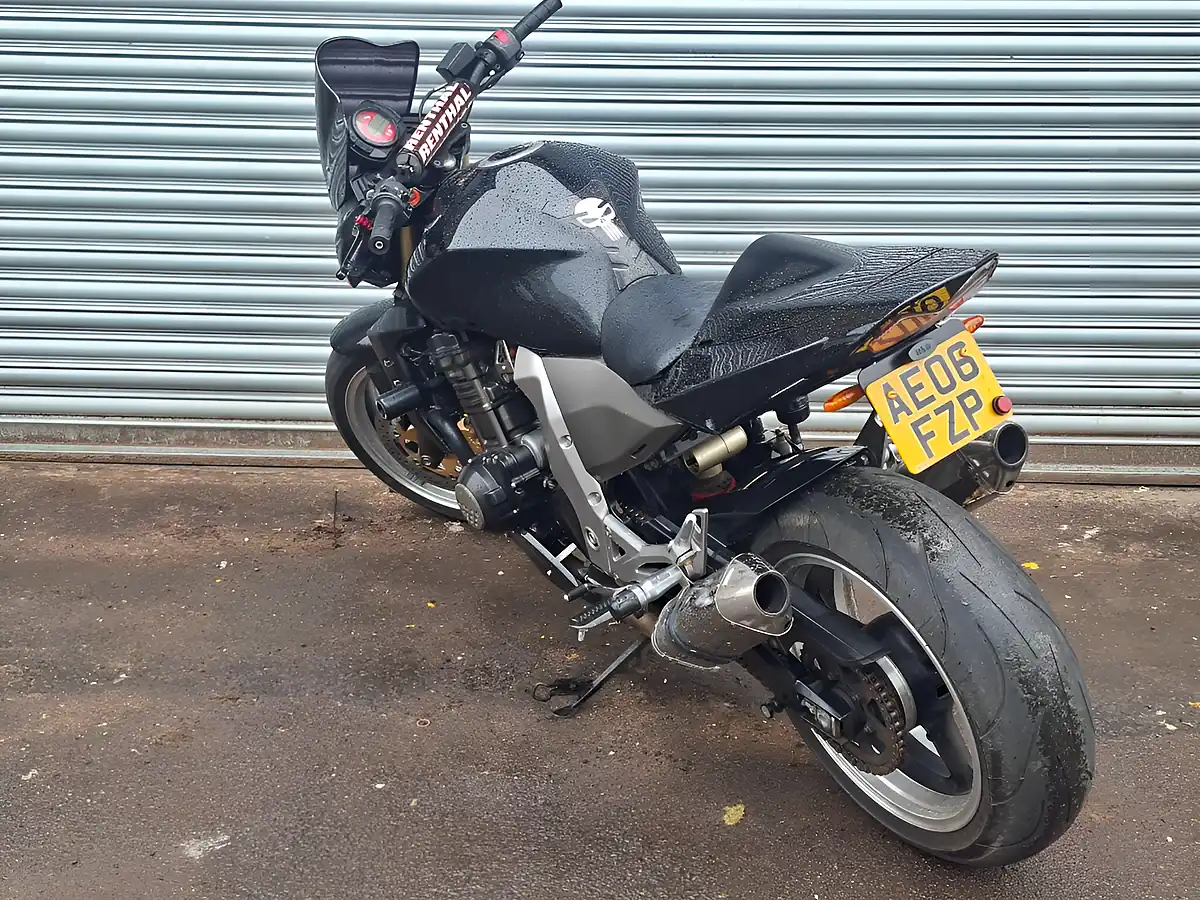 Used 2006 Kawasaki Z1000 Standard Black - Interior and Exterior details 7