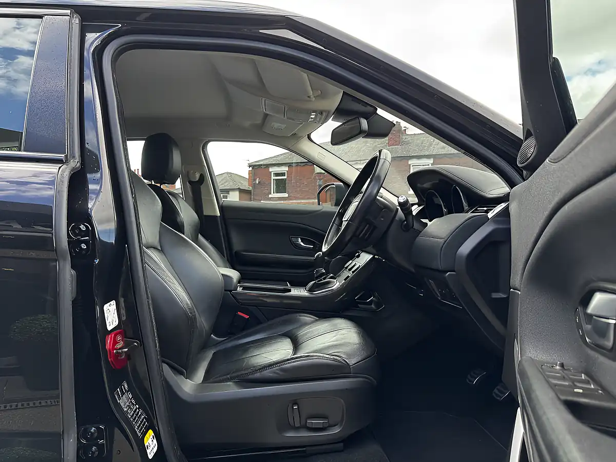 Used 2006 Land Rover Range Rover Evoque Se Santorini Black - Interior and Exterior details 13