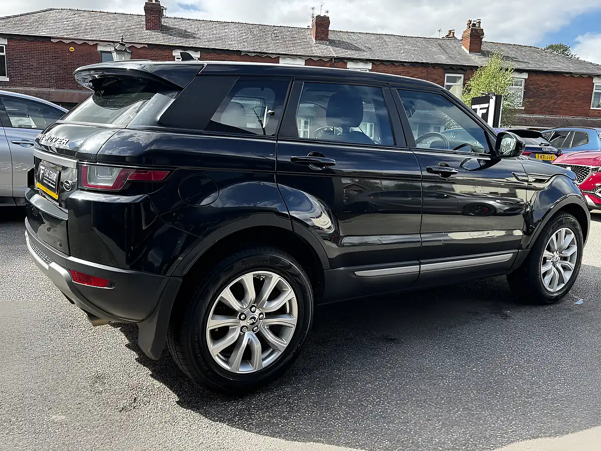 Used 2006 Land Rover Range Rover Evoque Se Santorini Black - Interior and Exterior details 6