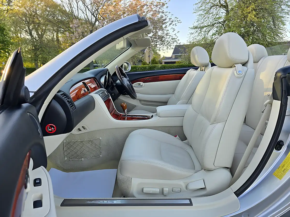Used 2006 Lexus Sc Facelift Silver - Interior and Exterior details 11