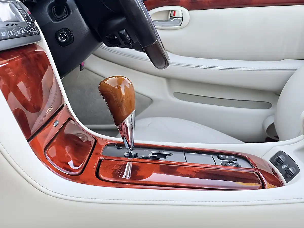 Used 2006 Lexus Sc Facelift Silver - Interior and Exterior details 16