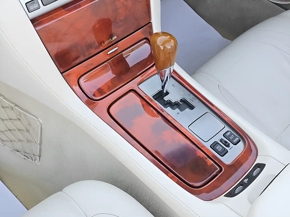 Used 2006 Lexus Sc Facelift Silver - Interior and Exterior details 17