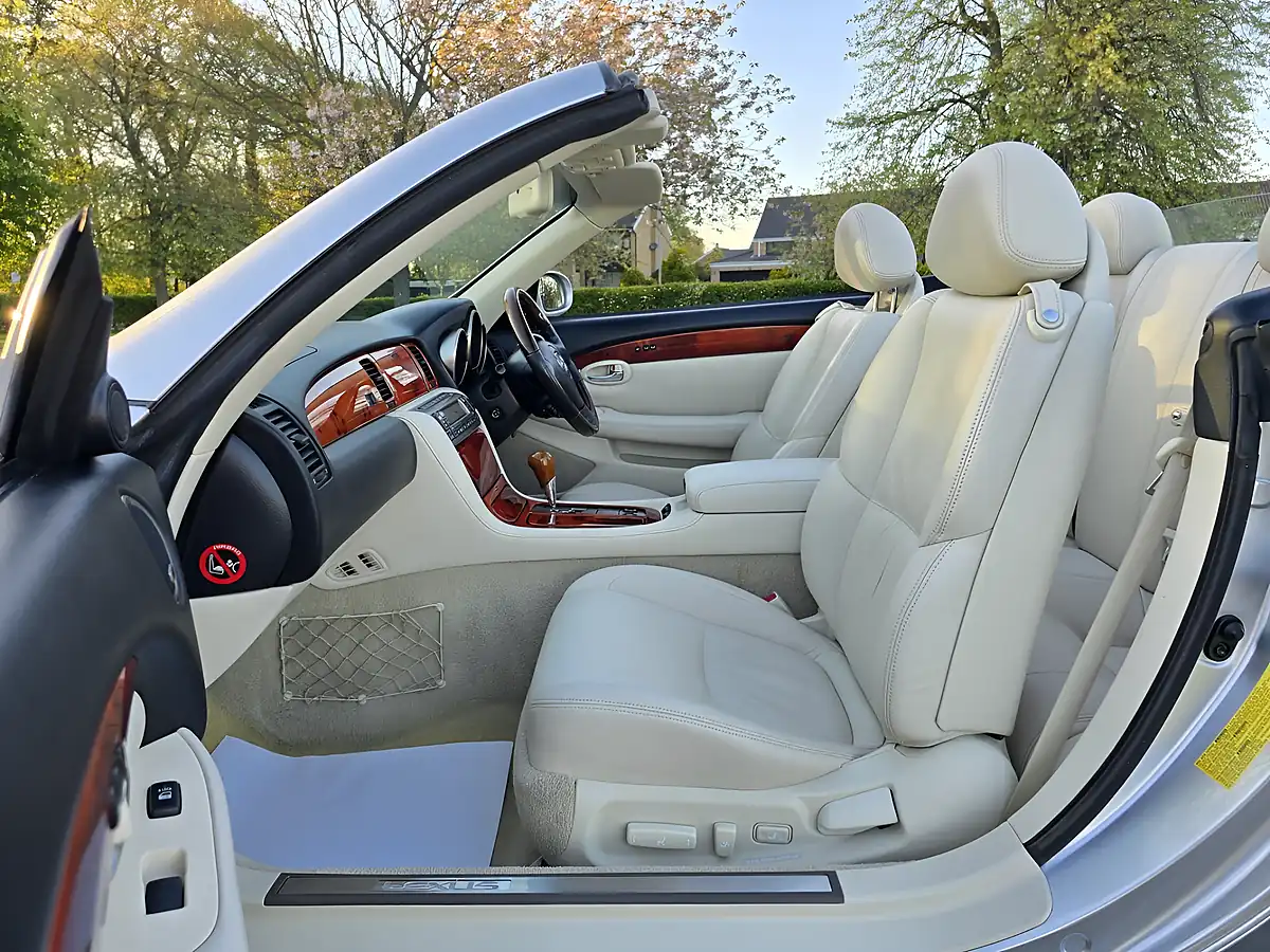 Used 2006 Lexus Sc Facelift Silver - Interior and Exterior details 11