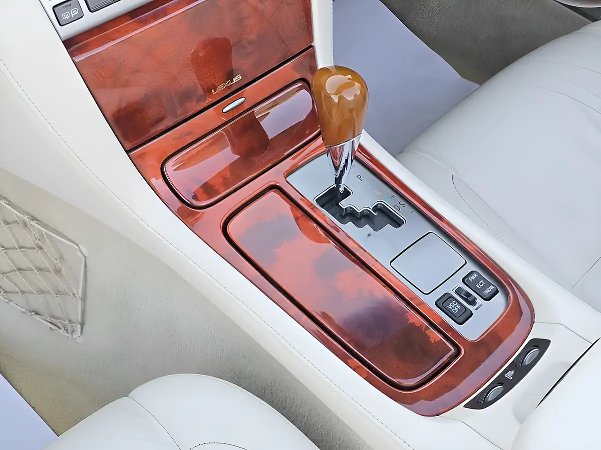 Used 2006 Lexus Sc Facelift Silver - Interior and Exterior details 17