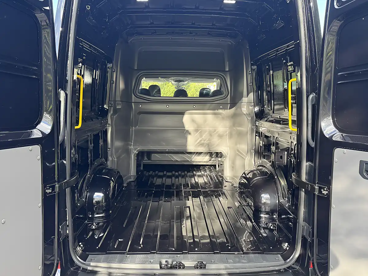 Used 2006 Man Tge Crewvan High Roof Black - Interior and Exterior details 10