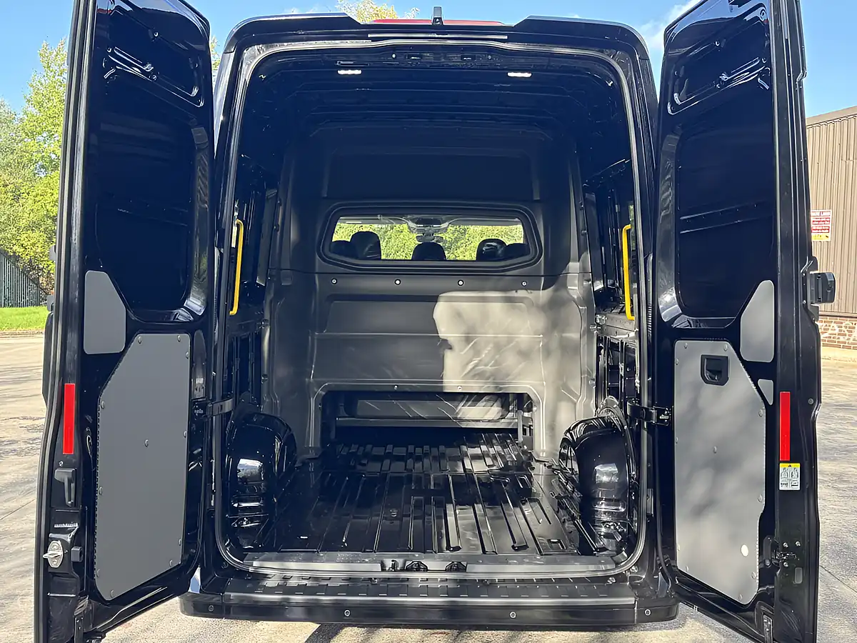 Used 2006 Man Tge Crewvan High Roof Black - Interior and Exterior details 14