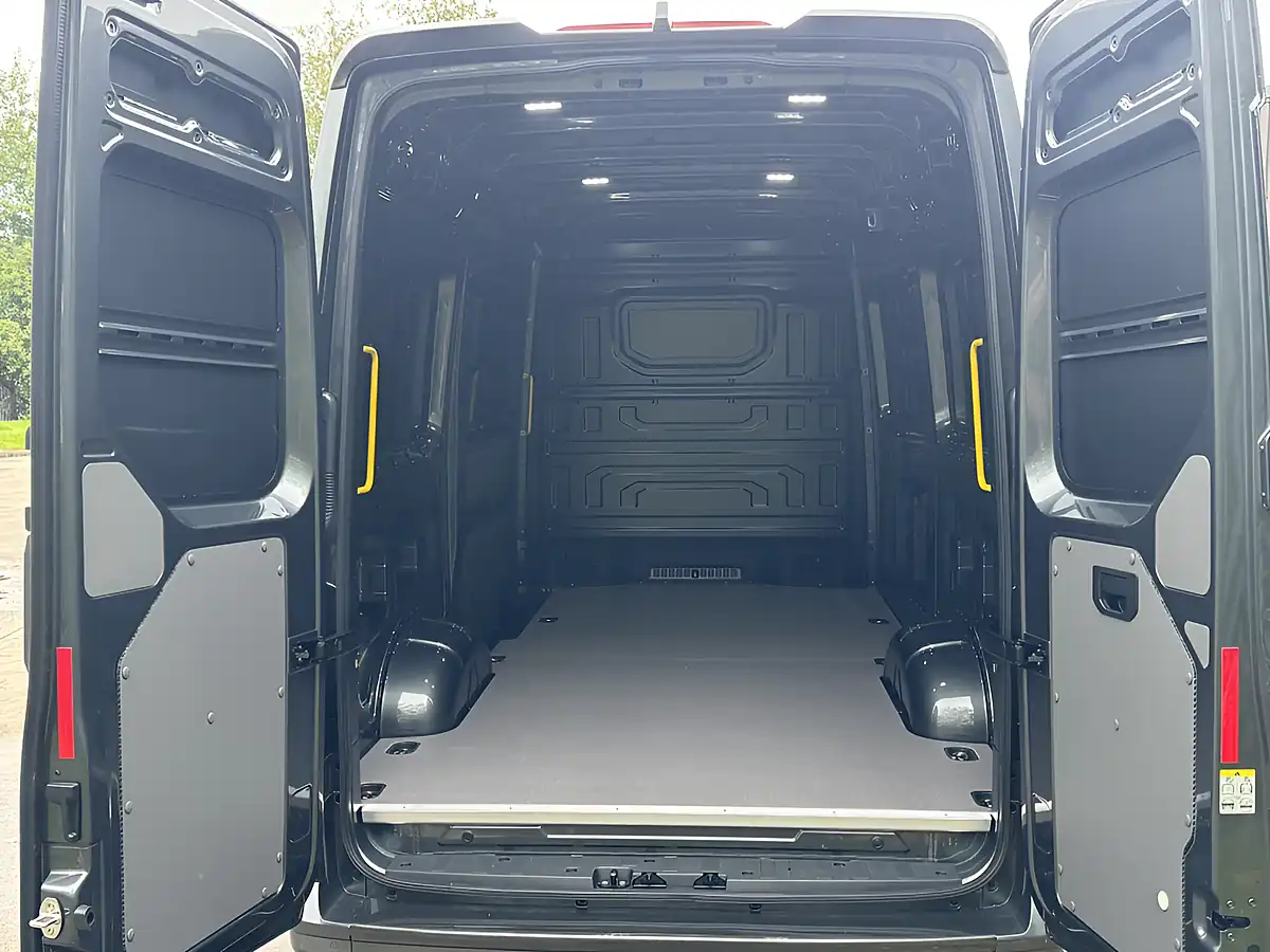 Used 2006 Man Tge Lion Xc Grey - Interior and Exterior details 10