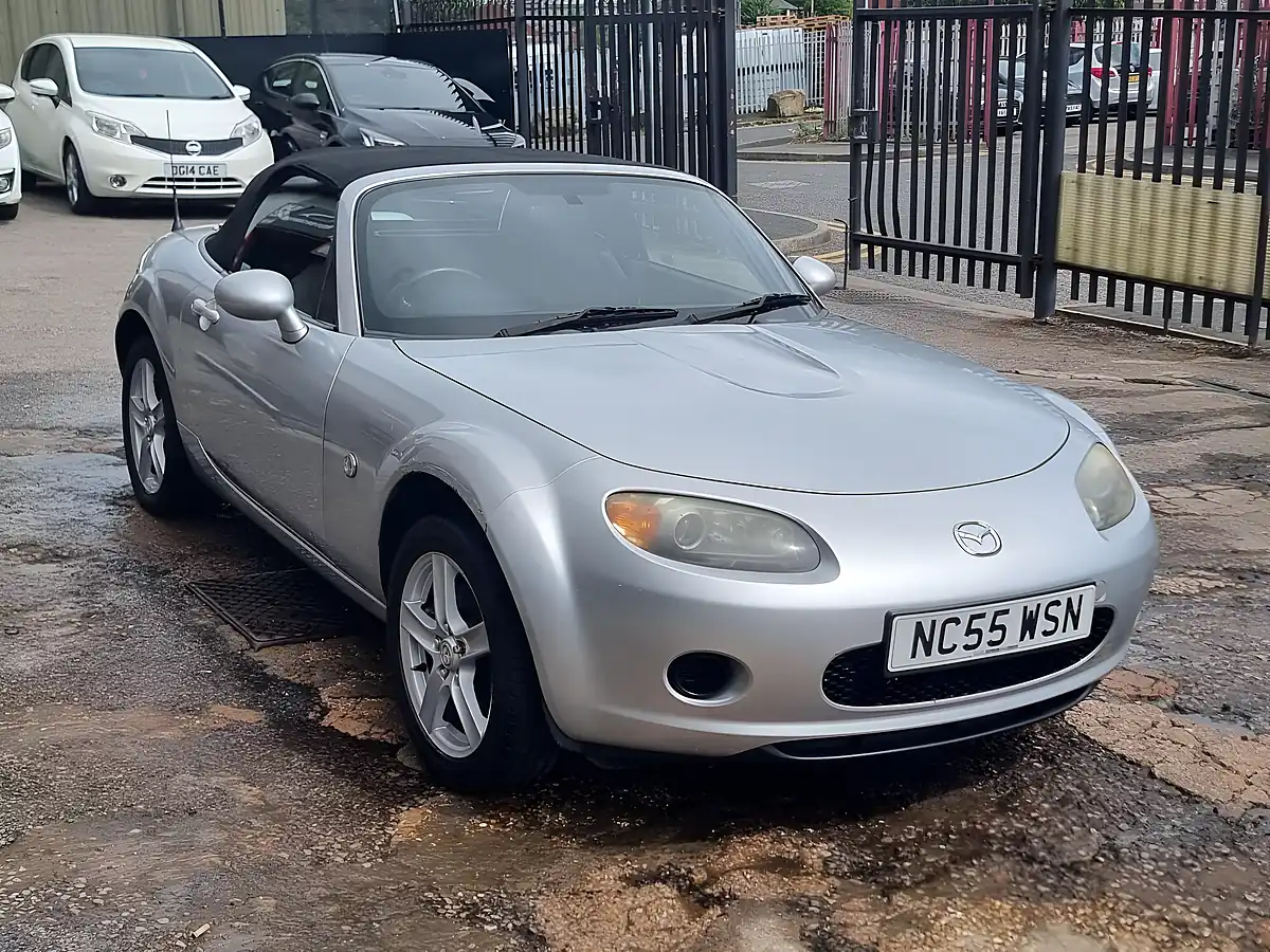 Used 2006 Mazda MX-5 Silver - Front View