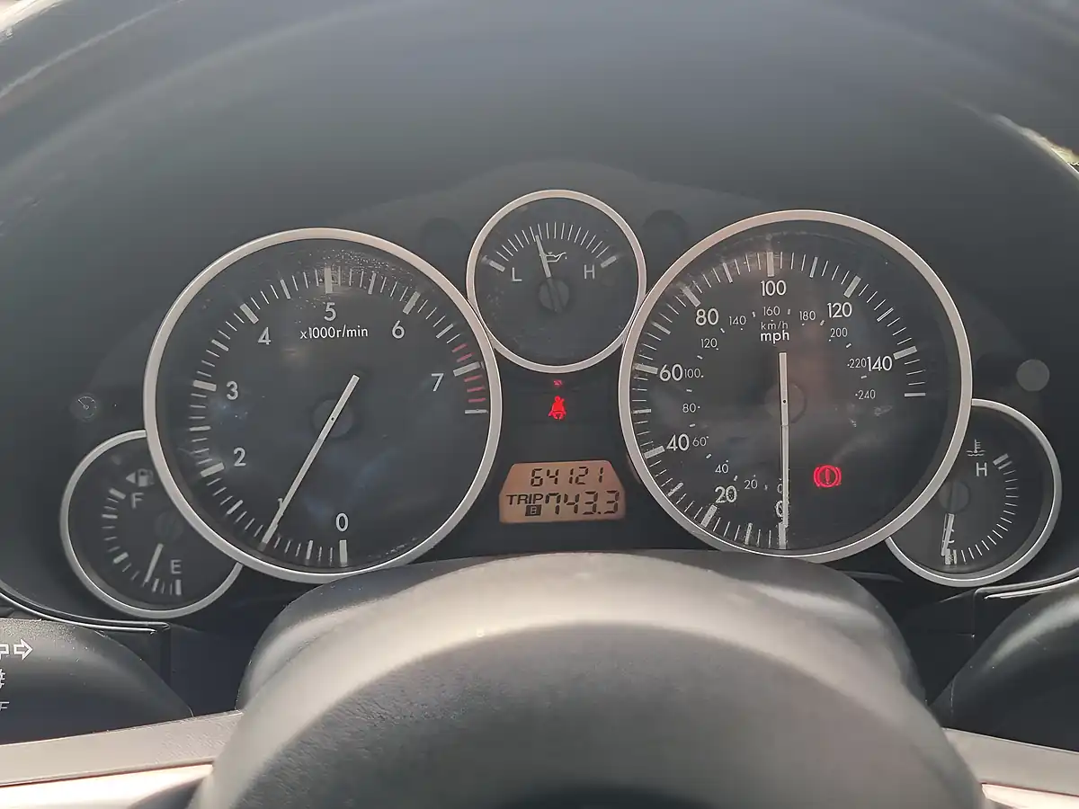 Used 2006 Mazda MX-5 Silver - Interior and Exterior details 12