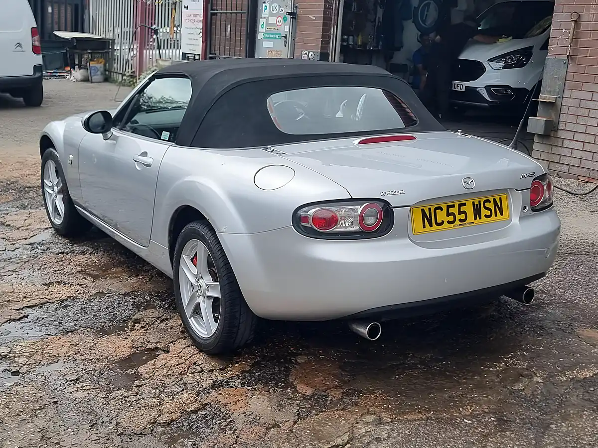 Used 2006 Mazda MX-5 Silver - Interior and Exterior details 4