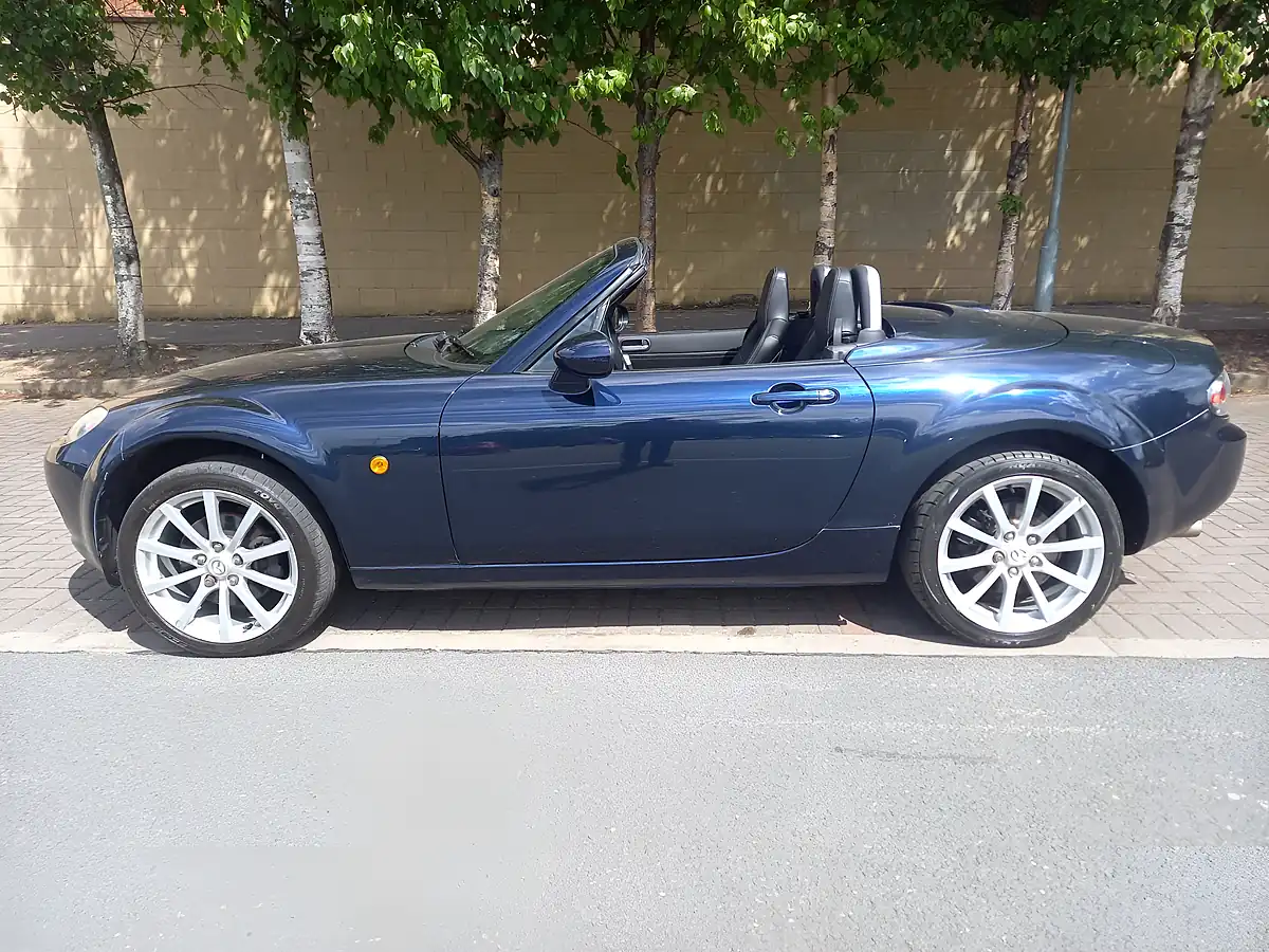Used 2006 Mazda MX5 Sport Blue Metallic - Interior and Exterior details 10