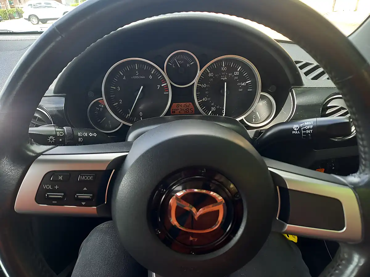 Used 2006 Mazda MX5 Sport Blue Metallic - Interior and Exterior details 12