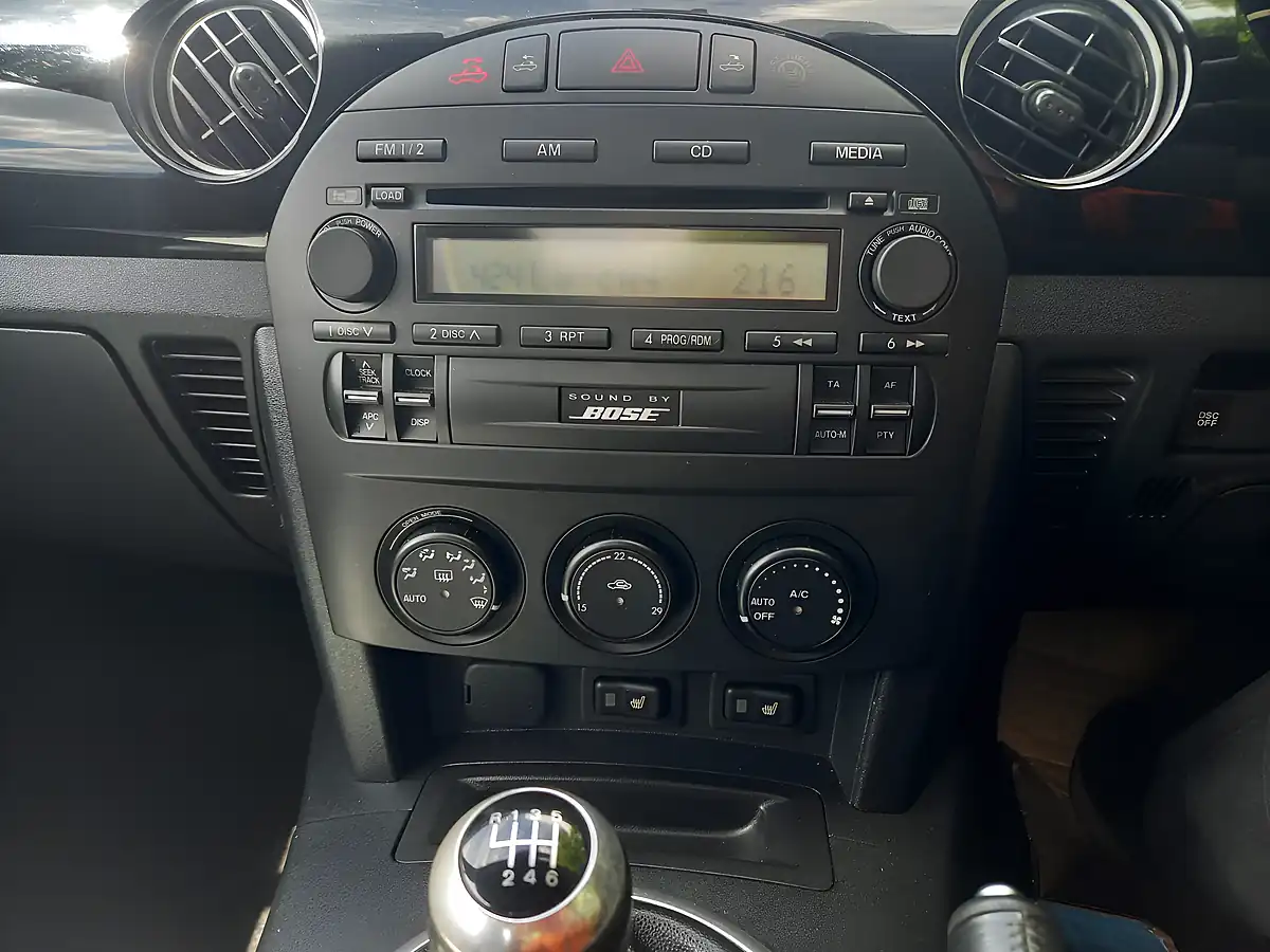 Used 2006 Mazda MX5 Sport Blue Metallic - Interior and Exterior details 13
