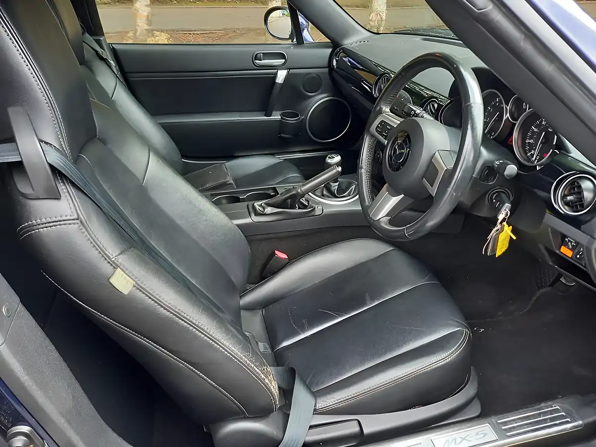 Used 2006 Mazda MX5 Sport Blue Metallic - Interior and Exterior details 3