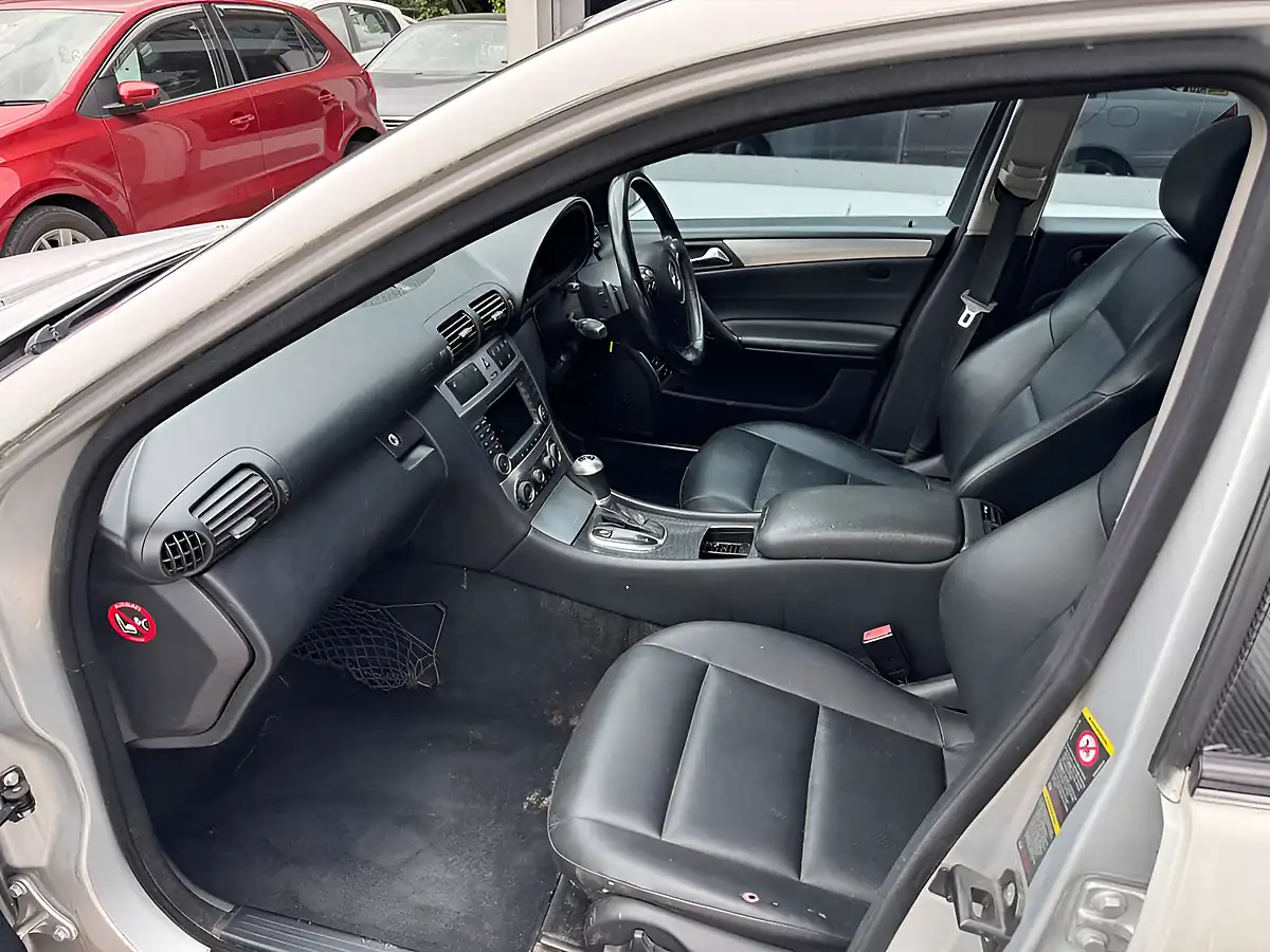 Used 2006 Mercedes-Benz C Class Avantgarde Se Silver - Interior and Exterior details 11