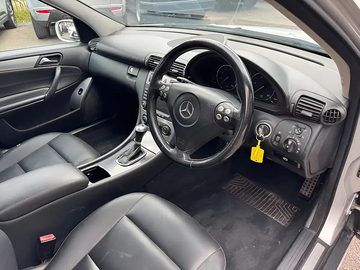 Used 2006 Mercedes-Benz C Class Avantgarde Se Silver - Interior and Exterior details 9