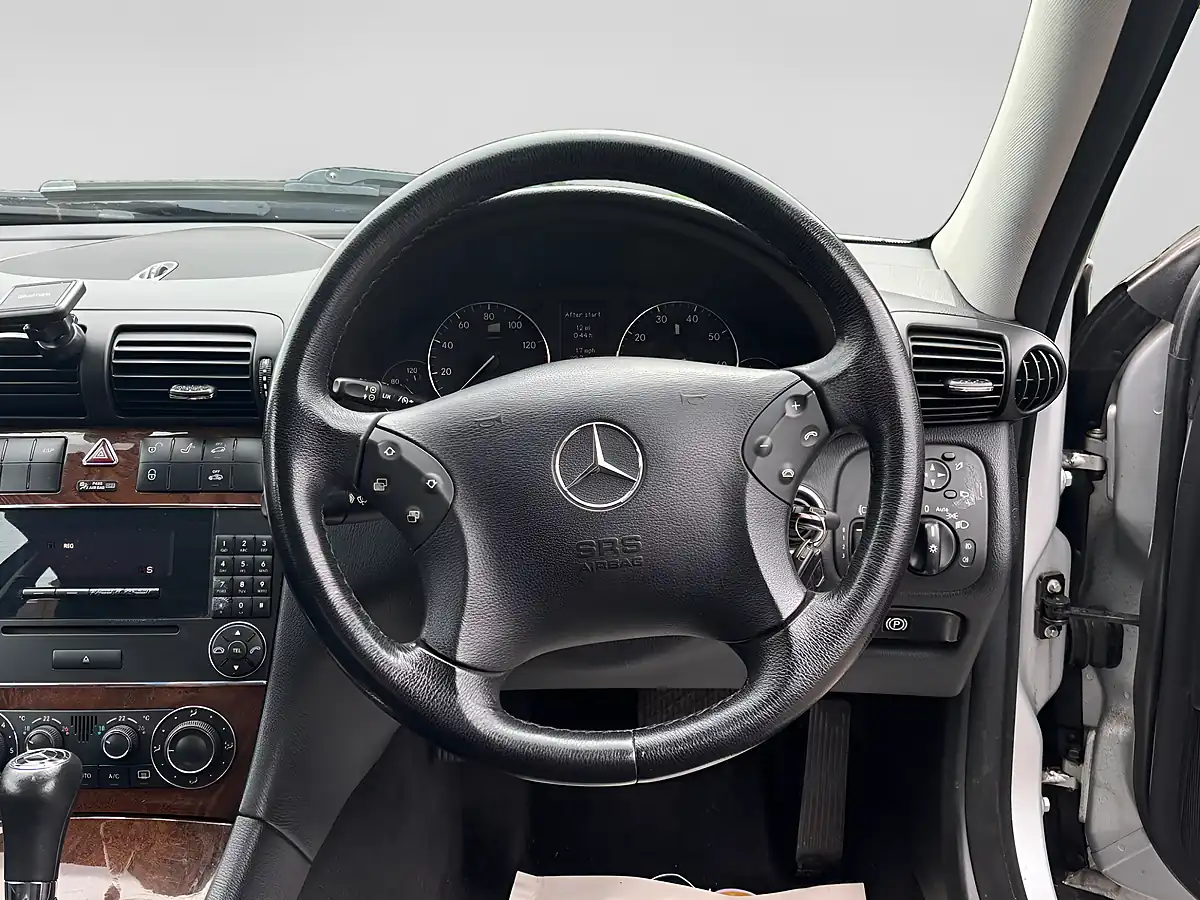 Used 2006 Mercedes-Benz C Class Classic Se Silver - Interior and Exterior details 13