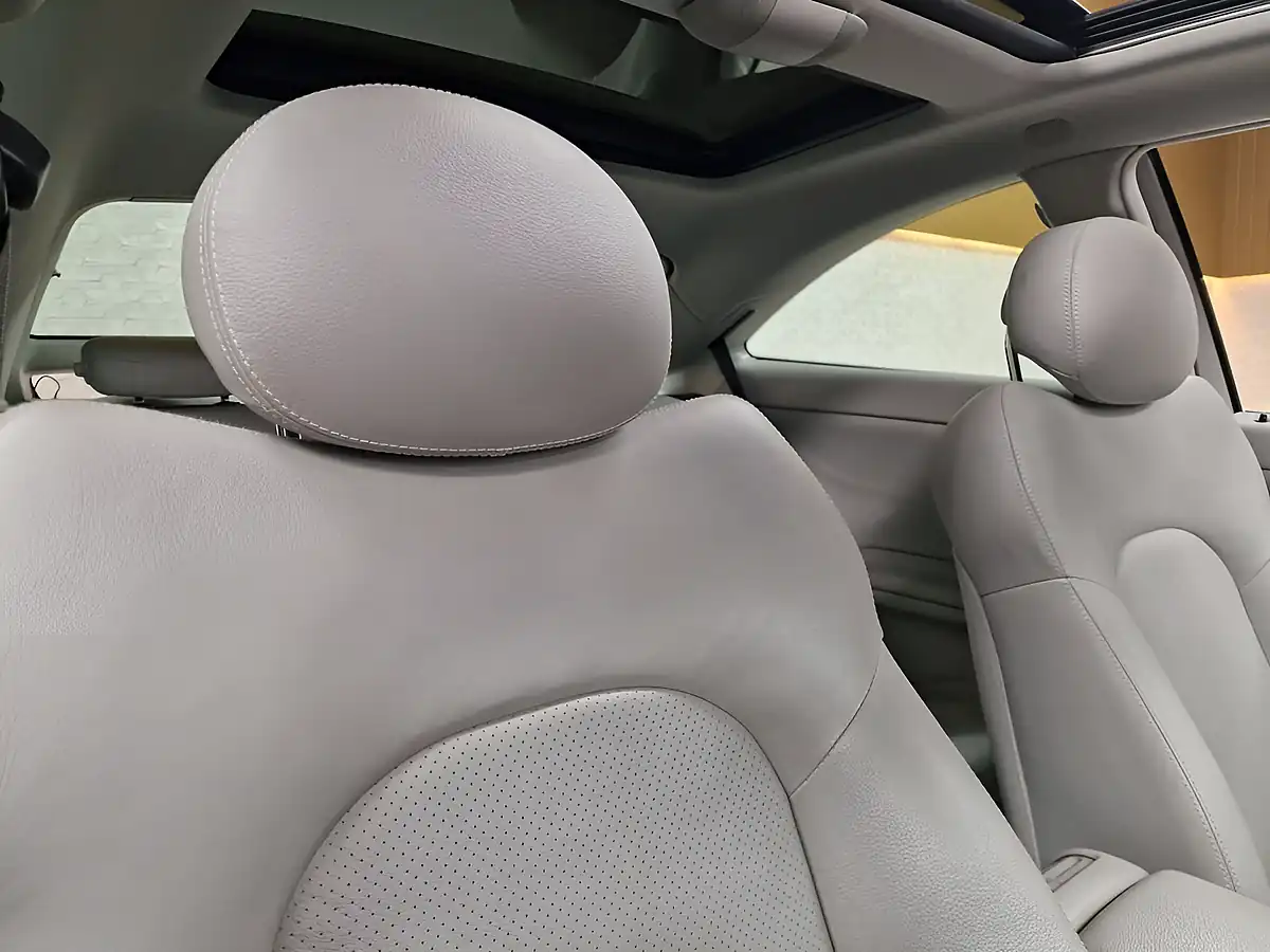 Used 2006 Mercedes-Benz C-Class Se Obsidian Black - Interior and Exterior details 16