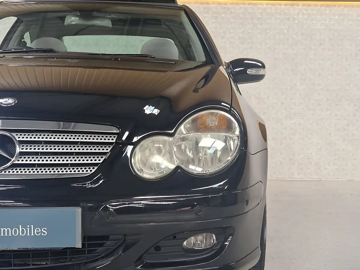 Used 2006 Mercedes-Benz C-Class Se Obsidian Black - Interior and Exterior details 8