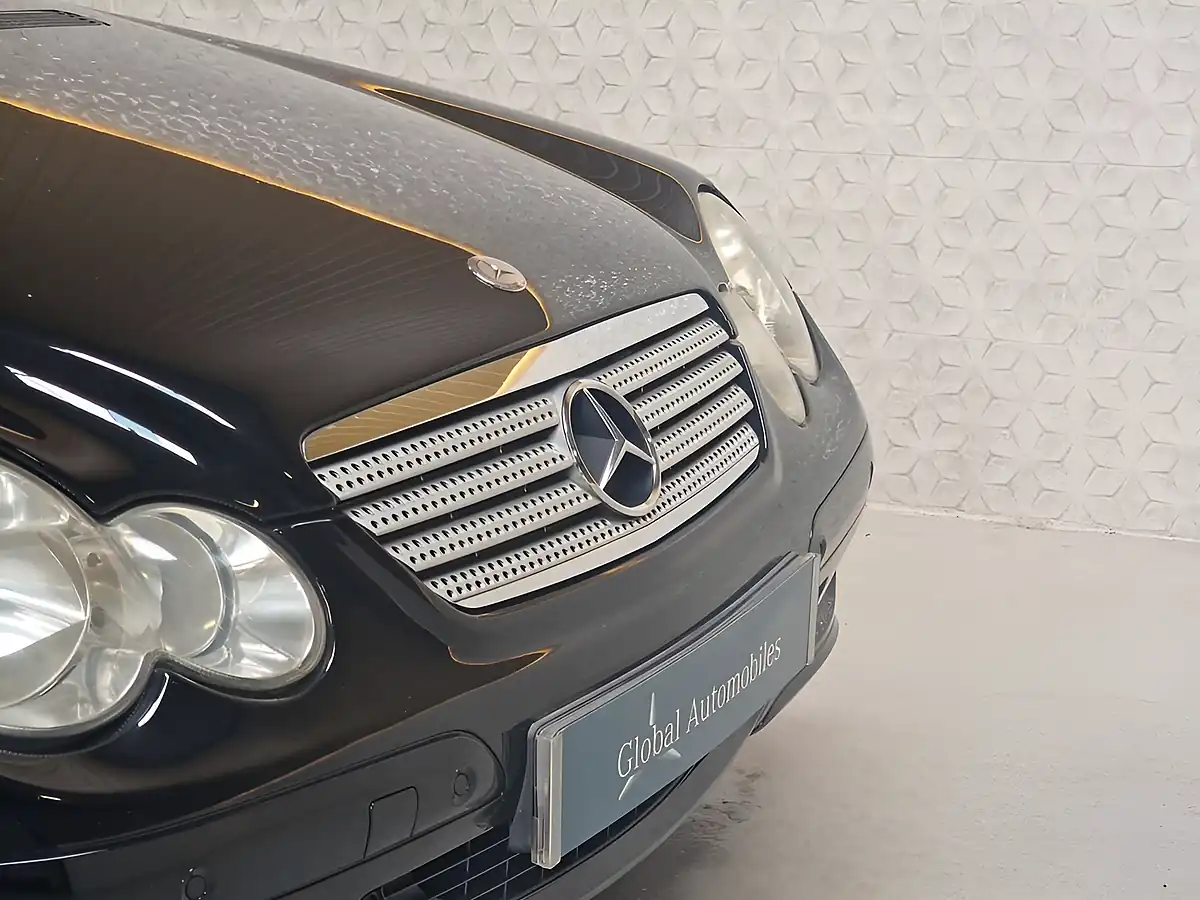 Used 2006 Mercedes-Benz C-Class Se Obsidian Black - Interior and Exterior details 9