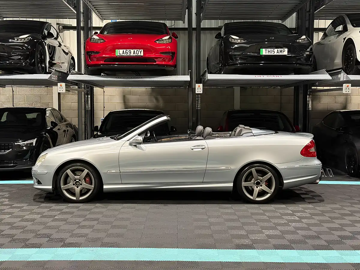 Used 2006 Mercedes-Benz Clk Sport Cabriolet Silver - Interior and Exterior details 5