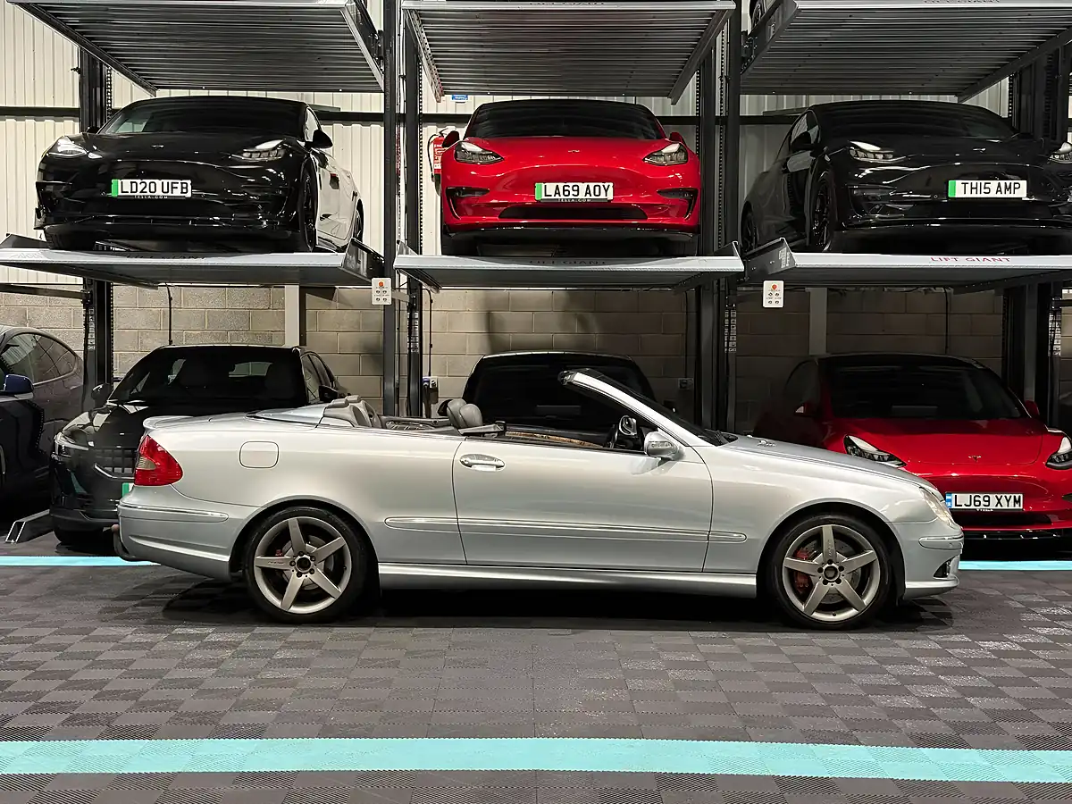 Used 2006 Mercedes-Benz Clk Sport Cabriolet Silver - Interior and Exterior details 9