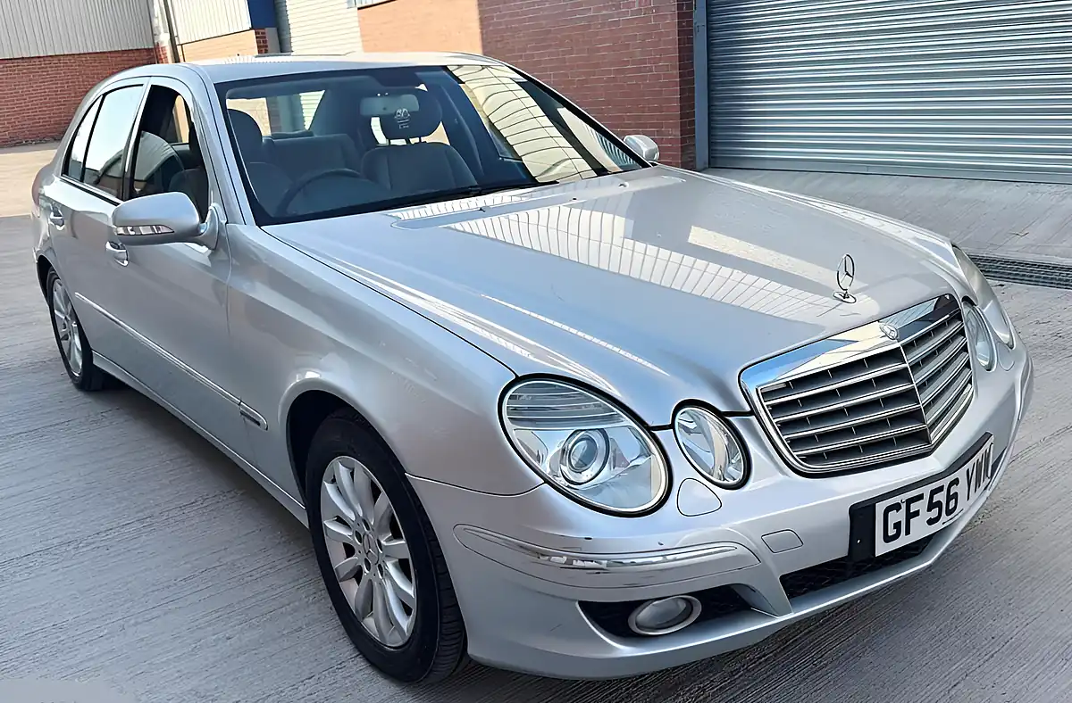 Used 2006 Mercedes-Benz E Class Elegance Silver - Front View