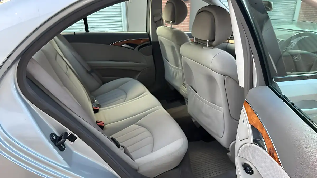 Used 2006 Mercedes-Benz E Class Elegance Silver - Interior and Exterior details 15