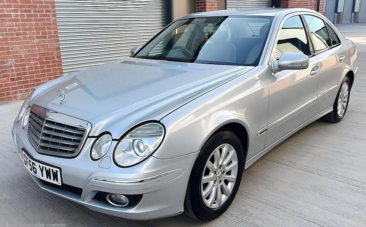 Used 2006 Mercedes-Benz E Class Elegance Silver - Interior and Exterior details 3