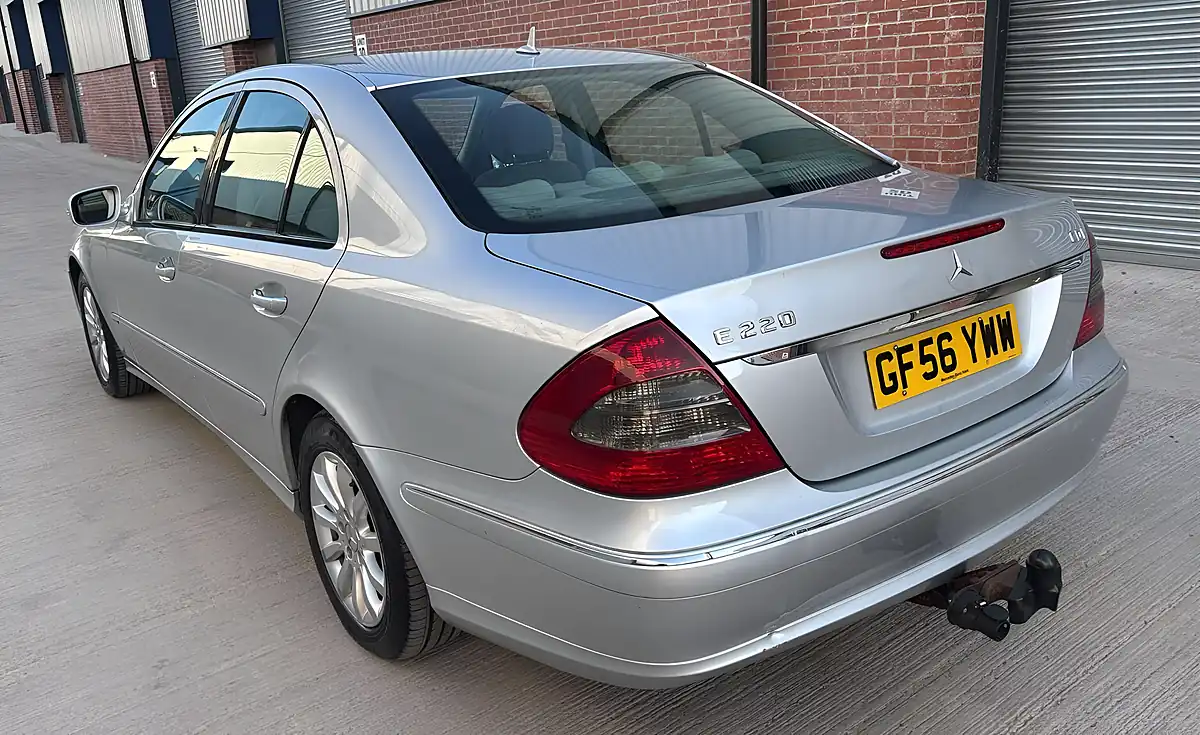 Used 2006 Mercedes-Benz E Class Elegance Silver - Interior and Exterior details 8