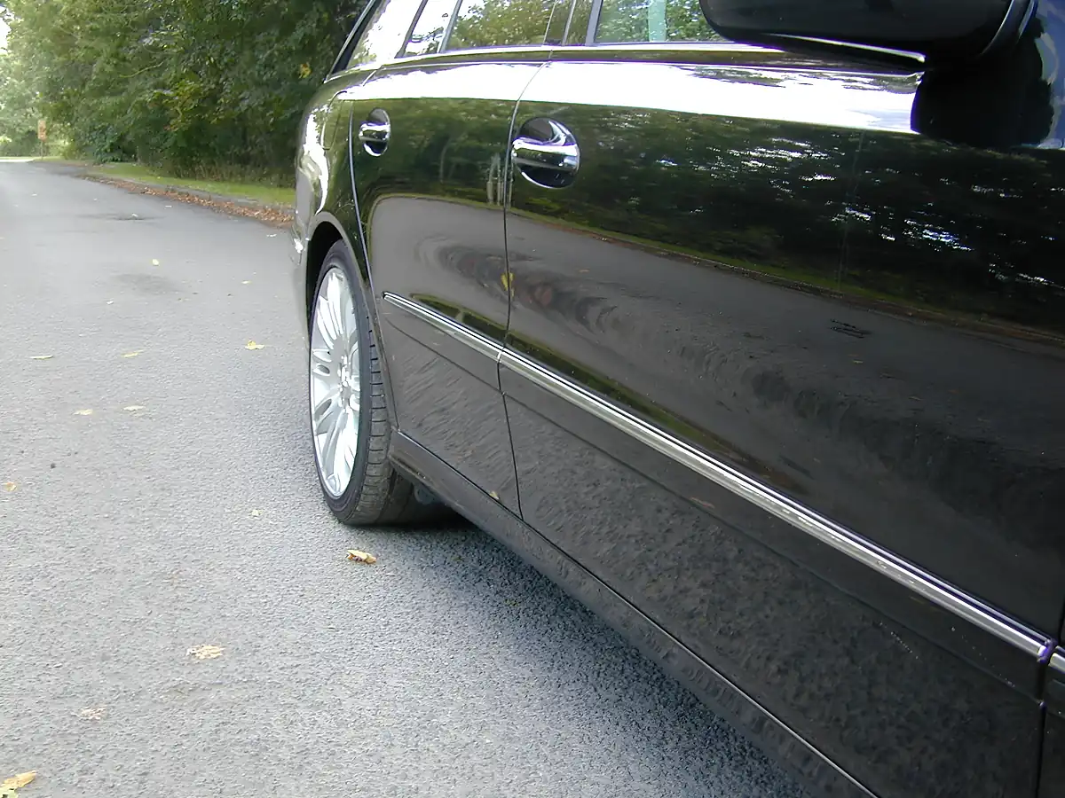 Used 2006 Mercedes-Benz E Class Estate Black - Interior and Exterior details 10