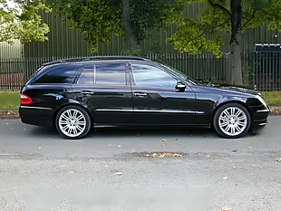 Used 2006 Mercedes-Benz E Class Estate Black - Interior and Exterior details 2