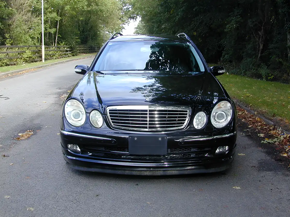 Used 2006 Mercedes-Benz E Class Estate Black - Interior and Exterior details 4