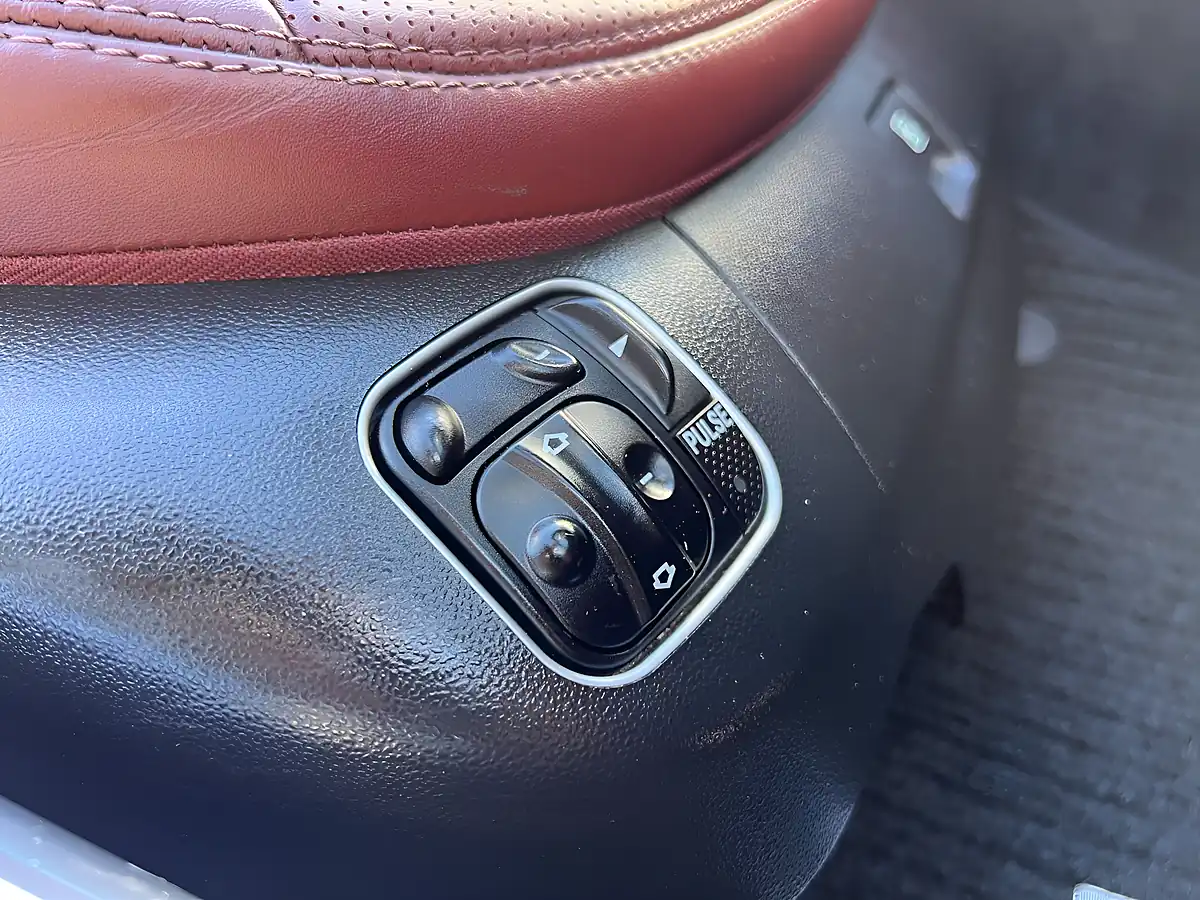 Used 2006 Mercedes-Benz Sl Black - Interior and Exterior details 19