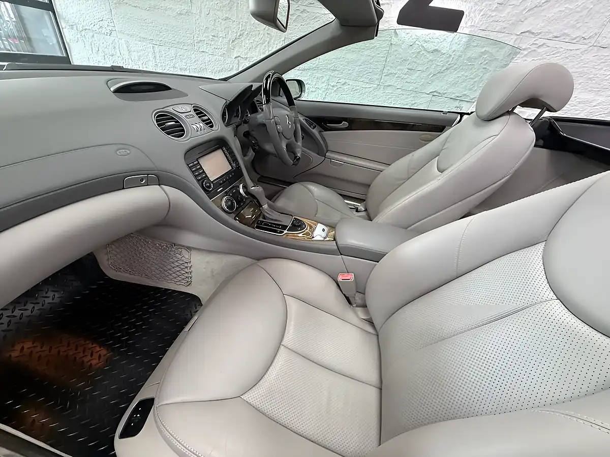 Used 2006 Mercedes-Benz Sl Convertible Silver - Interior and Exterior details 9