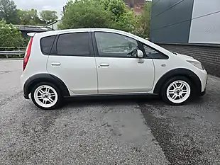 Used 2006 Mitsubishi Colt Version R White - Interior and Exterior details 5