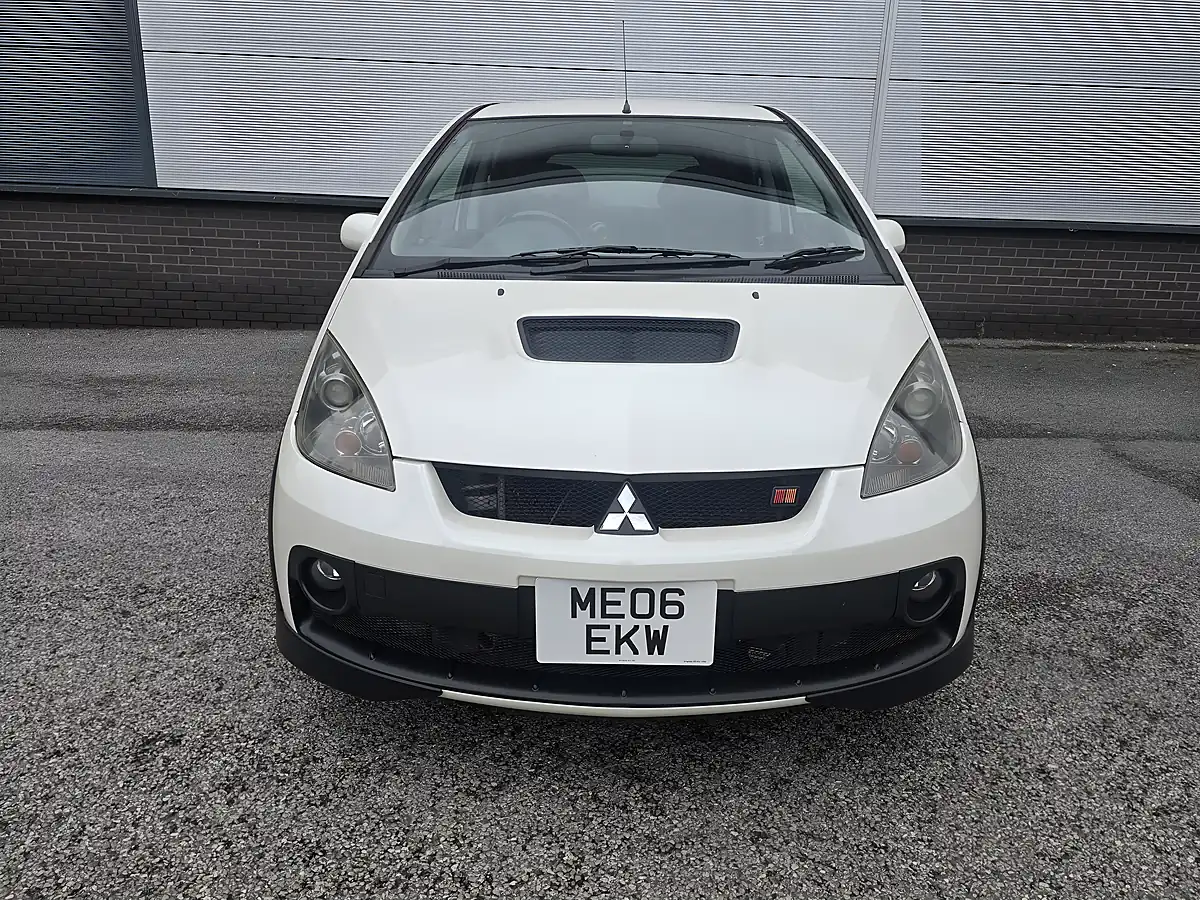 Used 2006 Mitsubishi Colt Version R White - Interior and Exterior details 6
